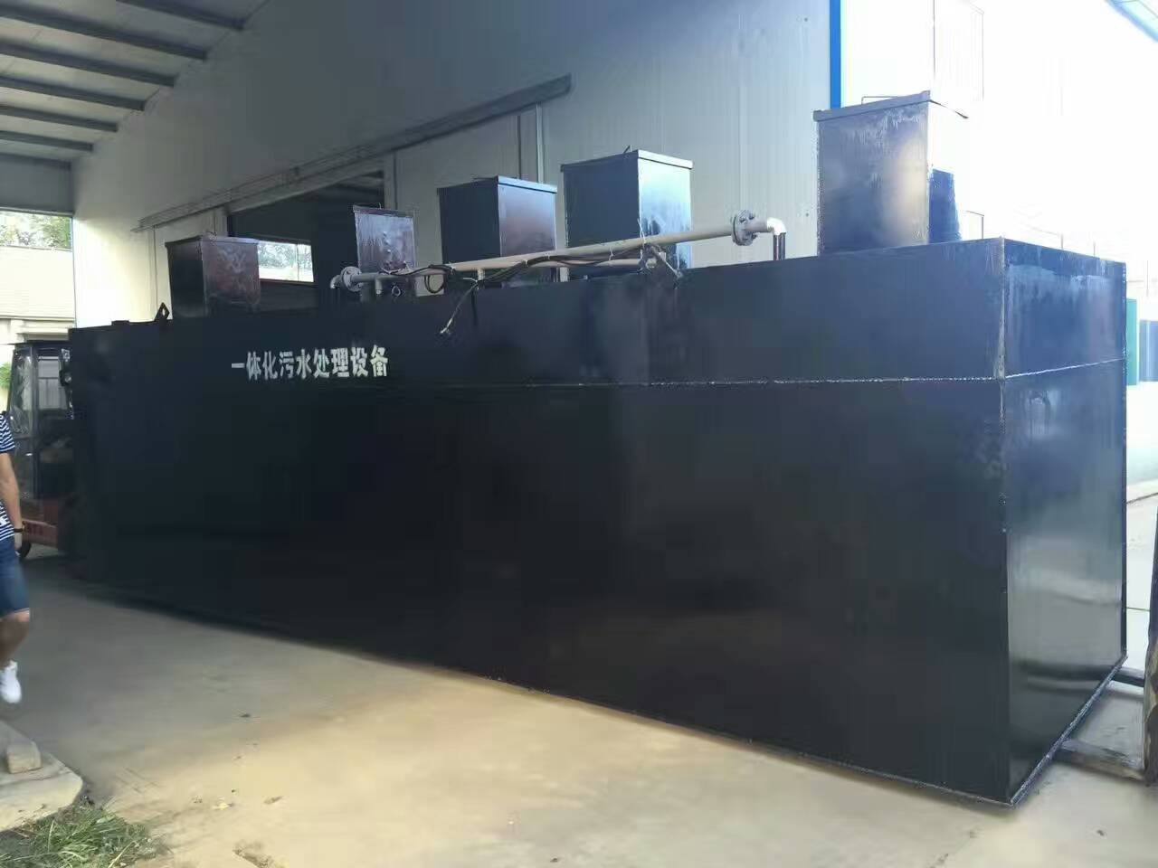 養(yǎng)殖場廢水處理設(shè)備.jpg 養(yǎng)殖場廢水處理設(shè)備.jpg